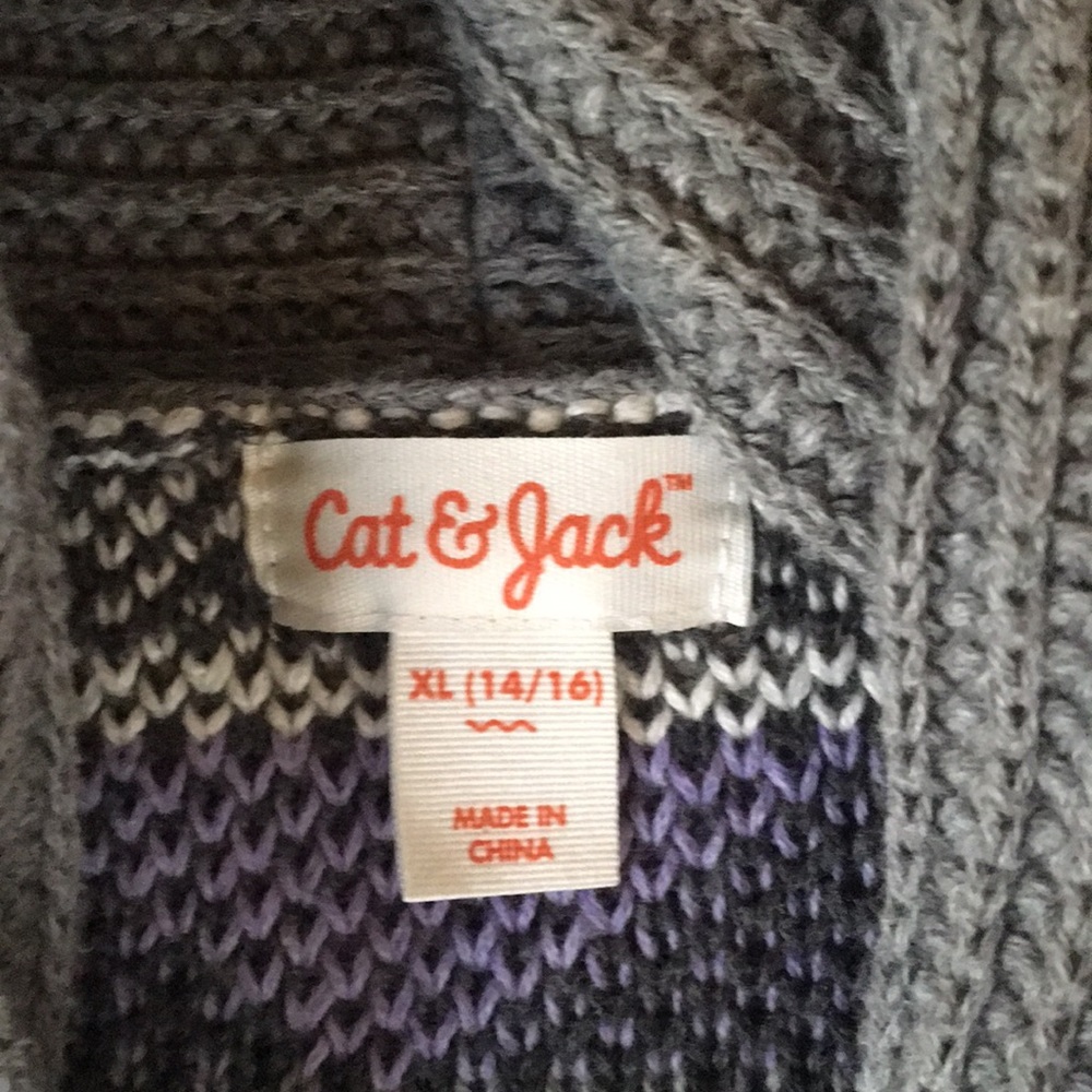 Sweater.  Excellent - Picture 2 of 3